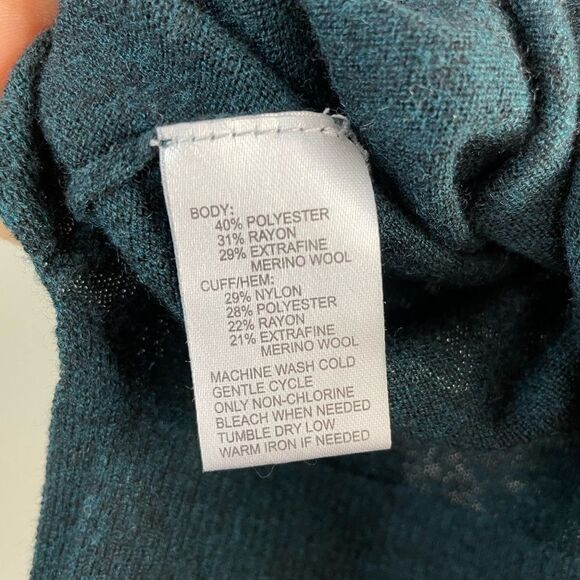Loft Green V-Neck Sweater Top Size S EUC - Picture 7 of 7